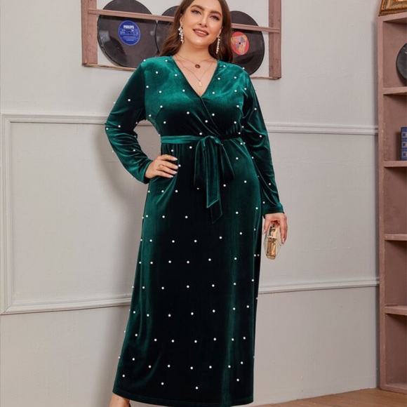 Plus Size Velvet Pearl Front Belted Formal Dress - Picture 3 of 16